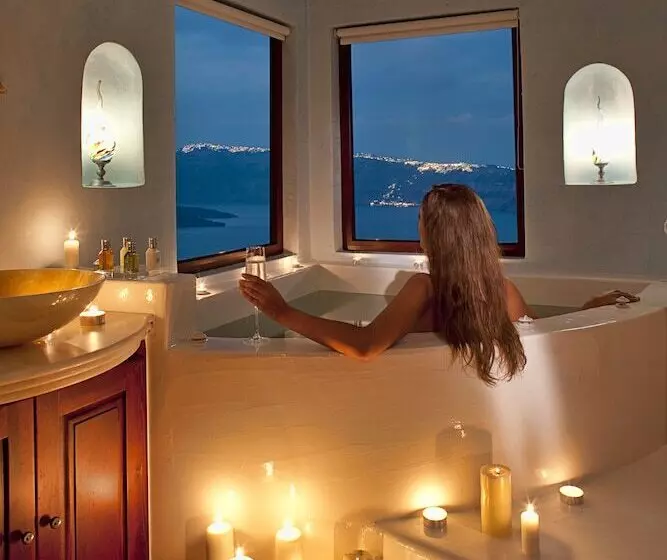 シニアスイート, Maison Des Lys  Luxury Suites