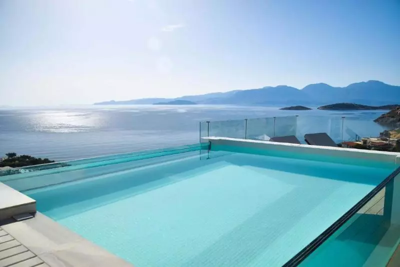 Suite with Pool