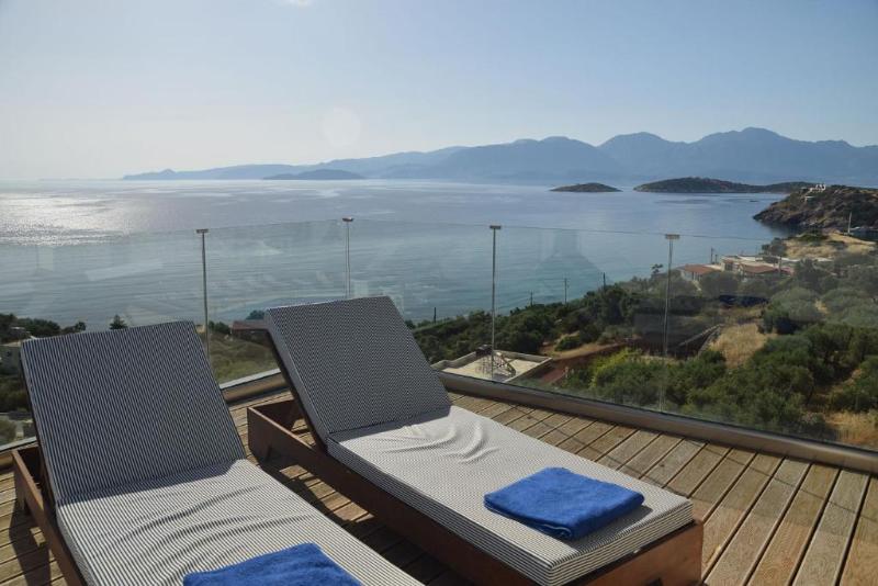 Люкс с Бассейном, Meliti