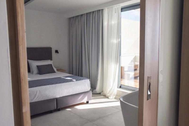 Люкс с Бассейном, Meliti