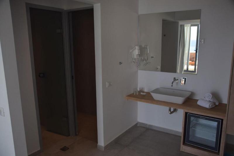 Люкс с Бассейном, Meliti