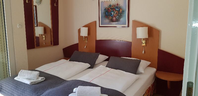 جناح مطلّ علي البحر, Osejava