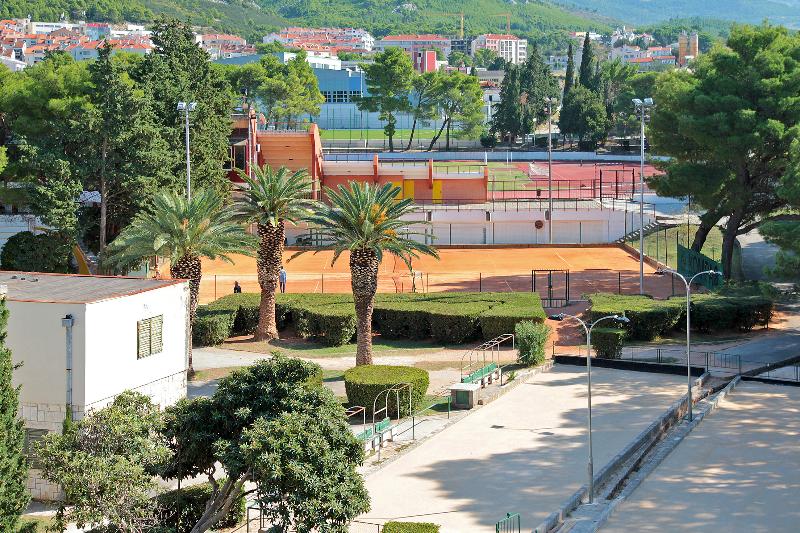 Standard Stúdió Erkéllyel, Apartel Park Osejava