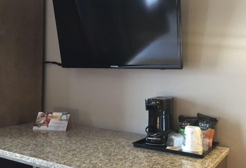 غرفه قياسيه سريرين مزدوجين, Quality Inn