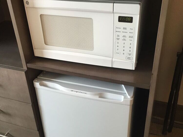 غرفه قياسيه سريرين مزدوجين, Quality Inn