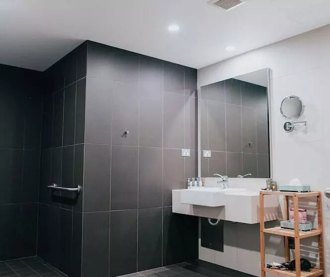 اتاق سوپریور خانوادگی, Novotel Newcastle Beach