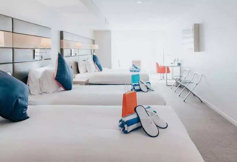 اتاق سوپریور خانوادگی, Novotel Newcastle Beach