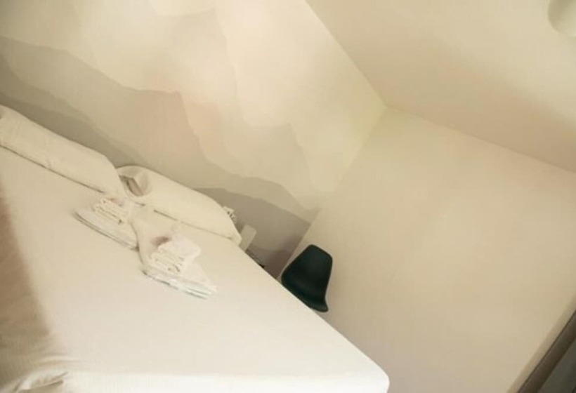 스탠다드 룸 산 전망, Dufour