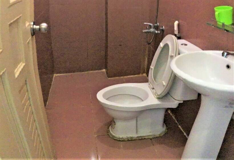 اتاق استاندارد سه نفره, Khanh Dang