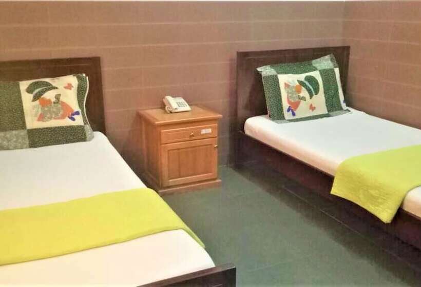 اتاق سوپریور, Khanh Dang