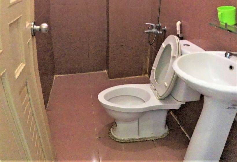 اتاق سوپریور, Khanh Dang