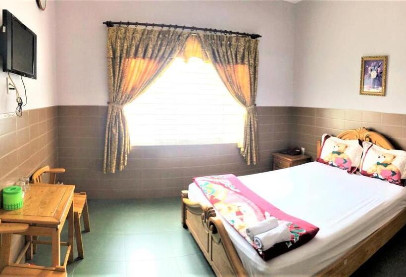 اتاق سوپریور, Khanh Dang