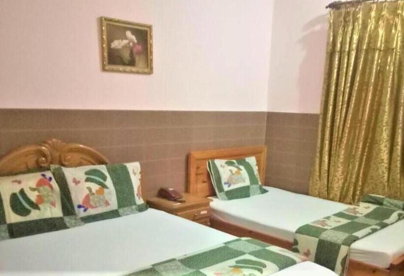 اتاق استاندارد سه نفره, Khanh Dang