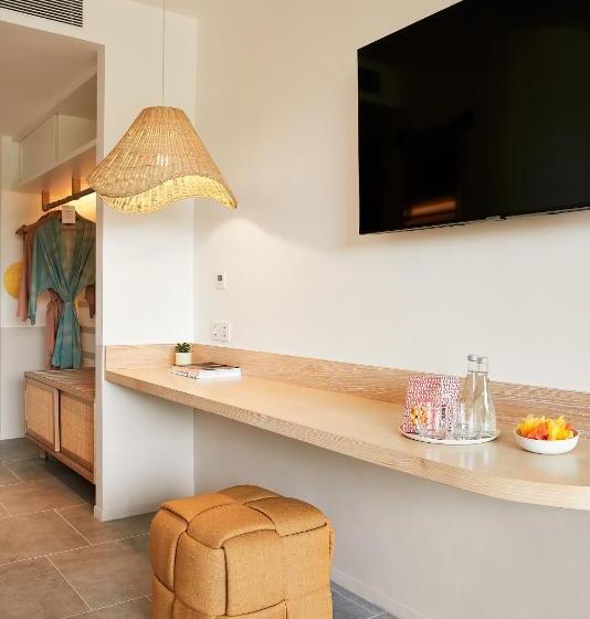 סוויטה, The Standard Hua Hin