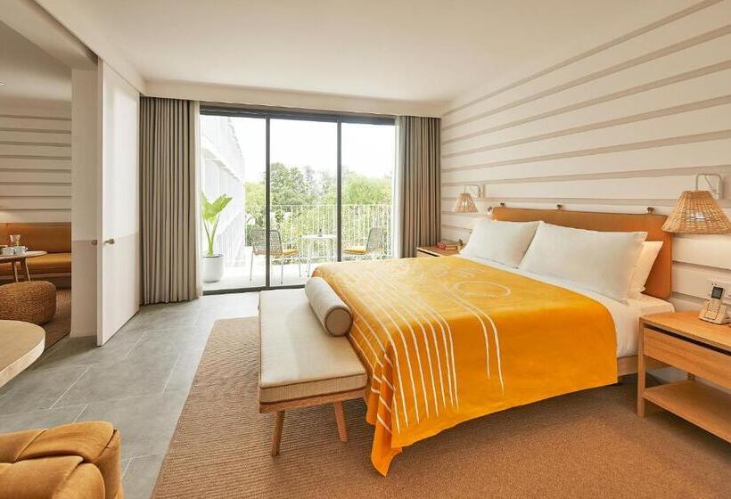 סוויטה, The Standard Hua Hin