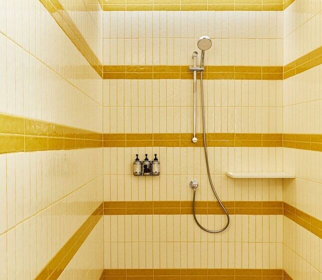 סוויטת סופריור, The Standard Hua Hin