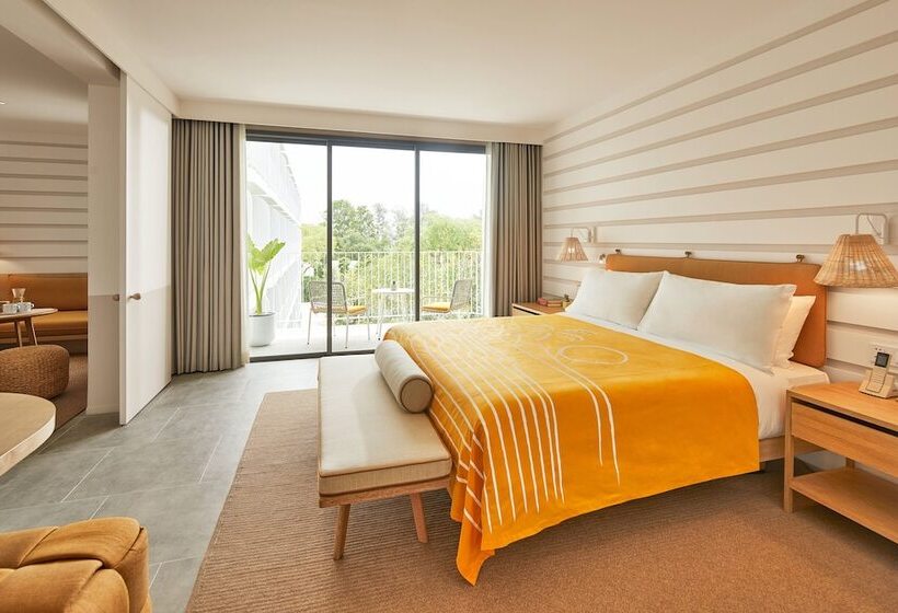 סוויטה, The Standard Hua Hin