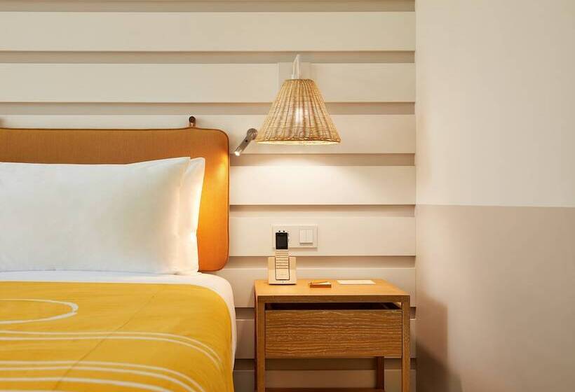 סוויטה, The Standard Hua Hin