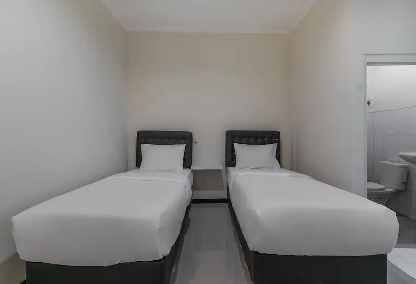 Deluxe-huone, Griya Loka 2 Syariah Near Simpang Lima Mitra Reddoorz