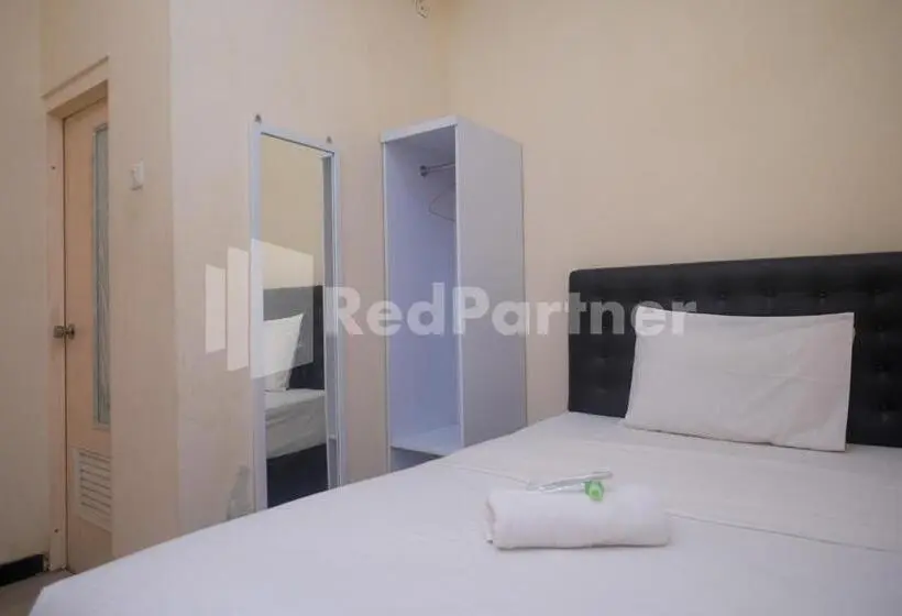 Standard Yhden Hengen Huone, Griya Loka 2 Syariah Near Simpang Lima Mitra Reddoorz