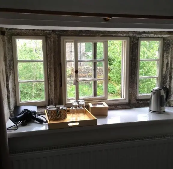 スタンダード４人部屋, Sweetbriar Cottage Bed & Breakfast And Camping