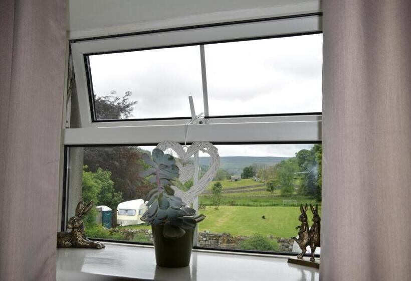 スタンダード4人部屋, Sweetbriar Cottage Bed & Breakfast And Camping