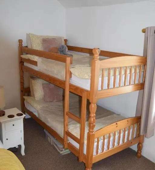 スタンダード４人部屋, Sweetbriar Cottage Bed & Breakfast And Camping