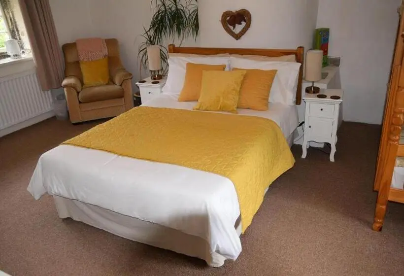 スタンダード４人部屋, Sweetbriar Cottage Bed & Breakfast And Camping