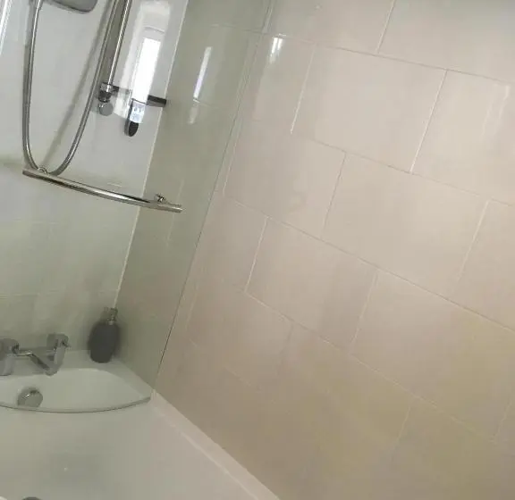 スタンダード４人部屋, Sweetbriar Cottage Bed & Breakfast And Camping