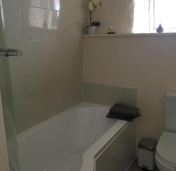 スタンダード4人部屋, Sweetbriar Cottage Bed & Breakfast And Camping