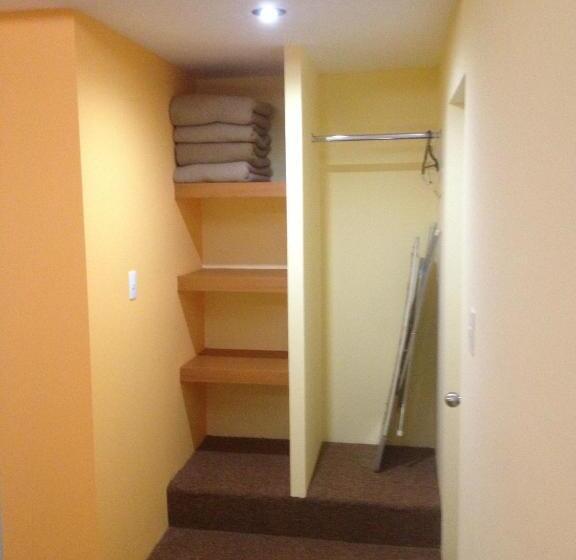 اتاق استاندارد یک نفره, Central