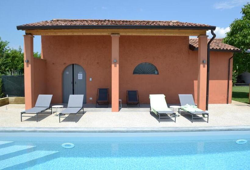 غرفة قياسية, Corte Reginella