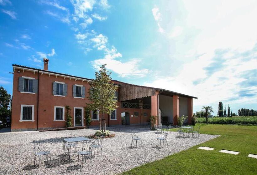 غرفة قياسية, Corte Reginella