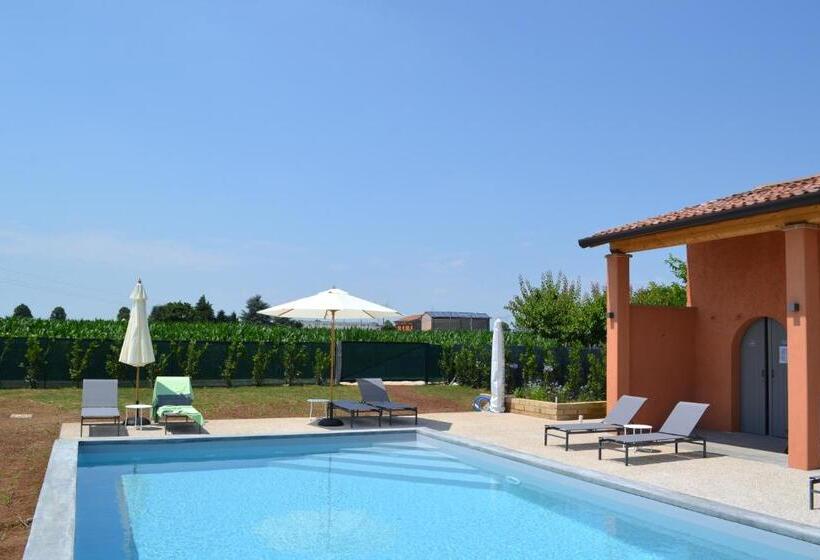 شقة غرفتين, Corte Reginella