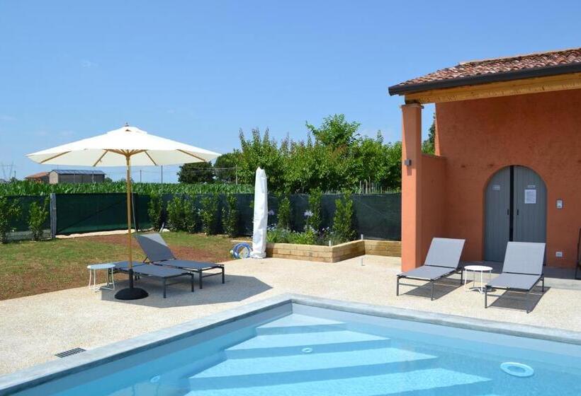 شقة غرفتين, Corte Reginella