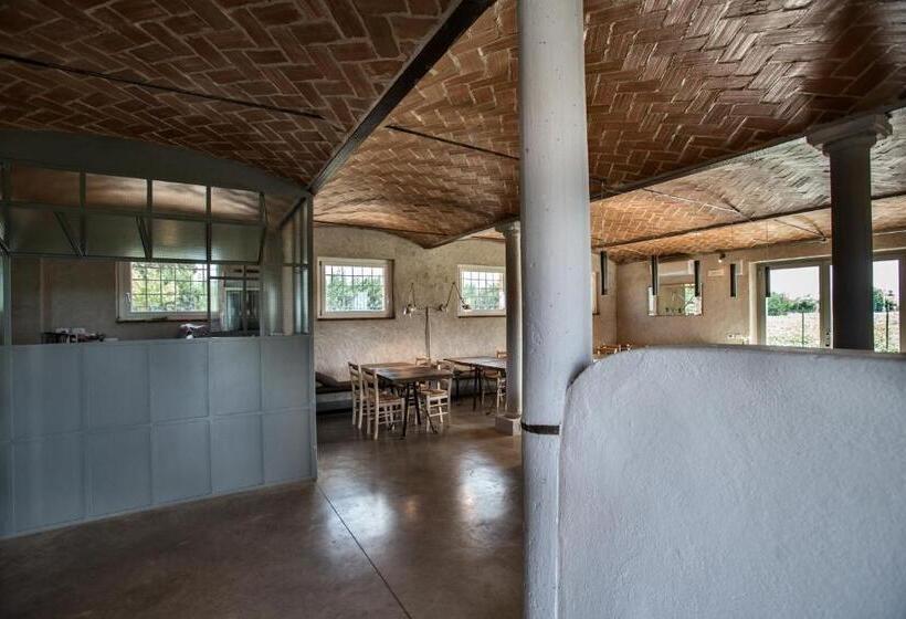 غرفة قياسية, Corte Reginella