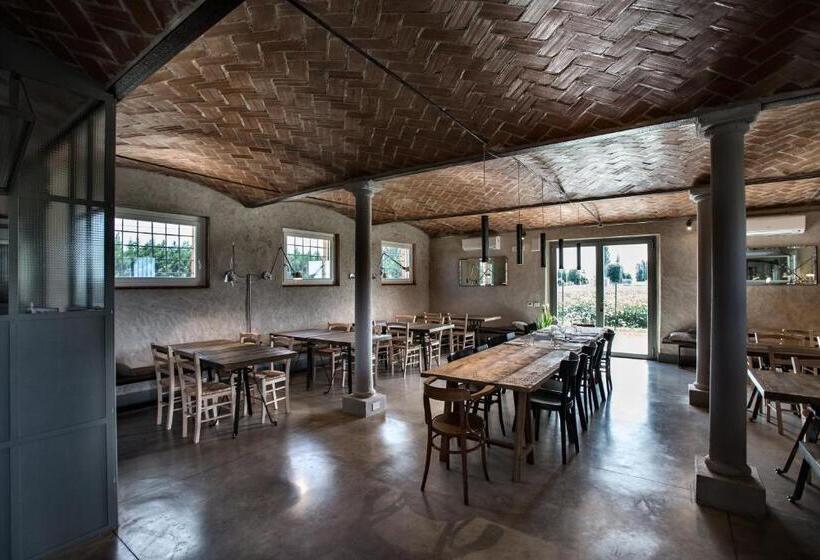 غرفة قياسية, Corte Reginella