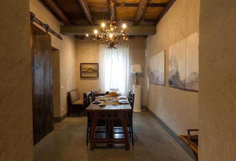 غرفة قياسية, Corte Reginella