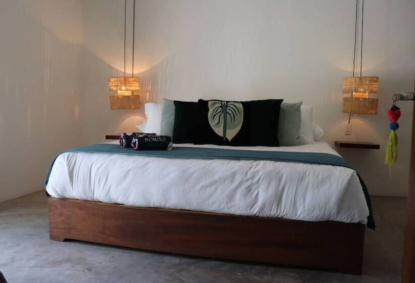 Люкс Мастер, Residencia Tropical Don Bonito