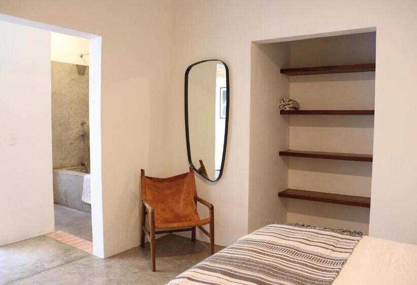 Люкс Мастер, Residencia Tropical Don Bonito