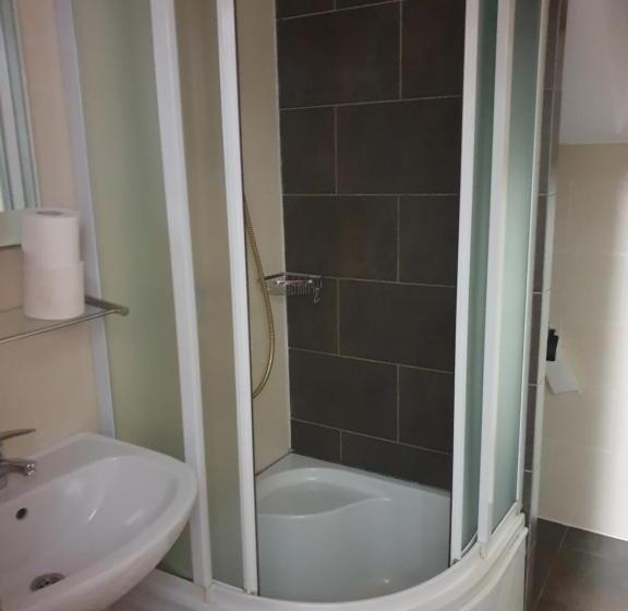 マウンテンビュースイート, Pensiunea Vlahopol