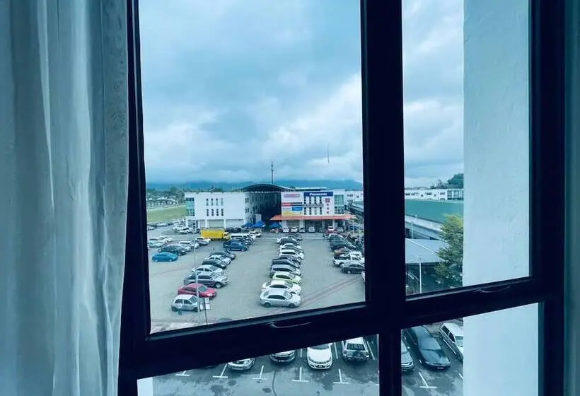 キングサイズベッドのデラックスルーム, Roxy Hotel Serian