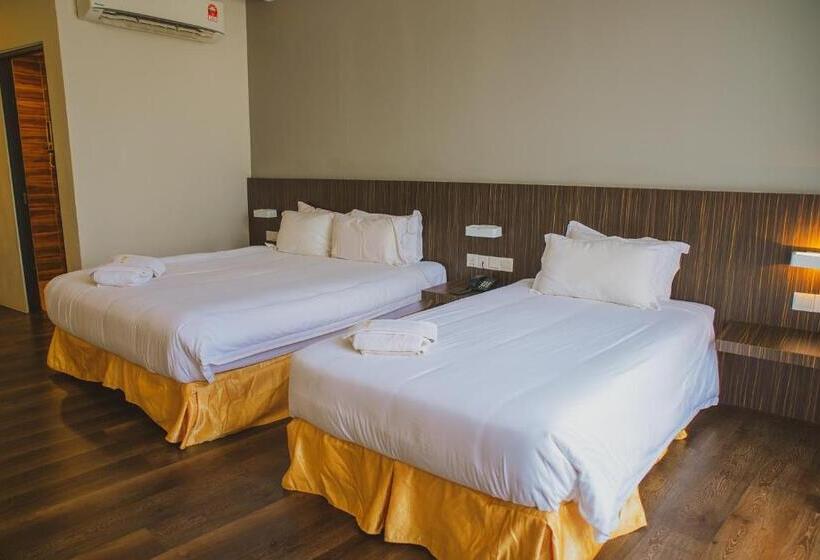 חדר דלוקס לשלושה, Roxy Hotel Serian