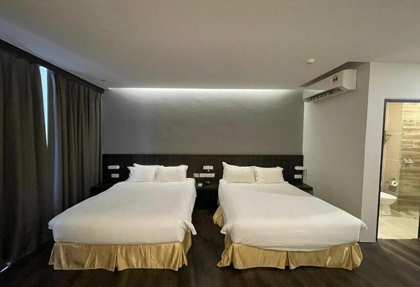 Семейный Номер Deluxe, Roxy Hotel Serian