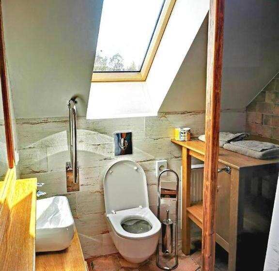 غرفة قياسية رباعية مزودة بشُرفة, Koliba Senica