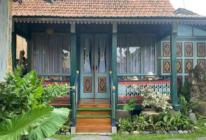 اتاق لوکس با تخت بزرگ, Villa Telaga Wana