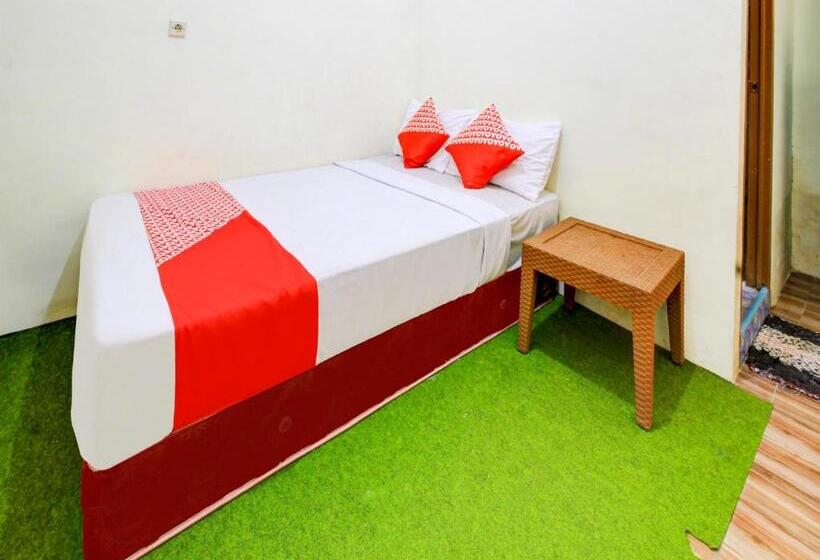 غرفة ديلوكس, Oyo 90725 Zeevanna Guest House Syariah