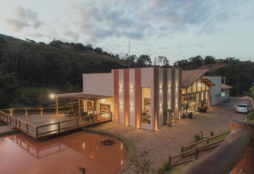 豪华家庭房间, Chalés Capitanias