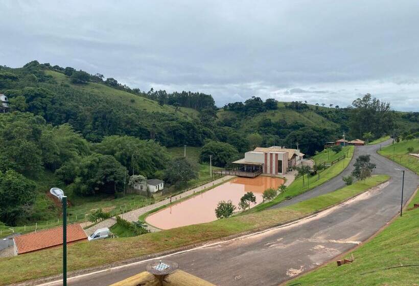 带大床的标准间, Chalés Capitanias