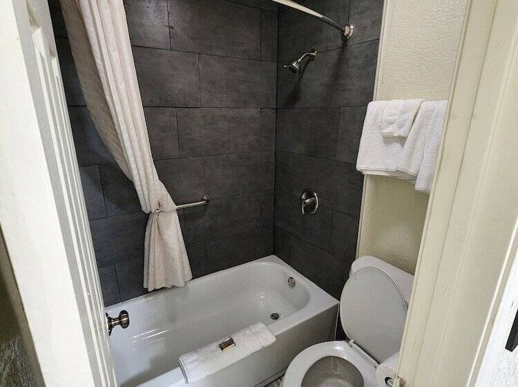 标准间, Green Garden Inn